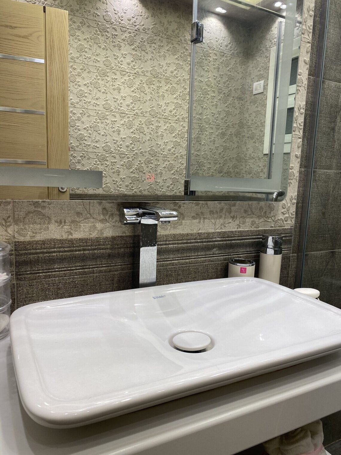 El Rehab bathroom